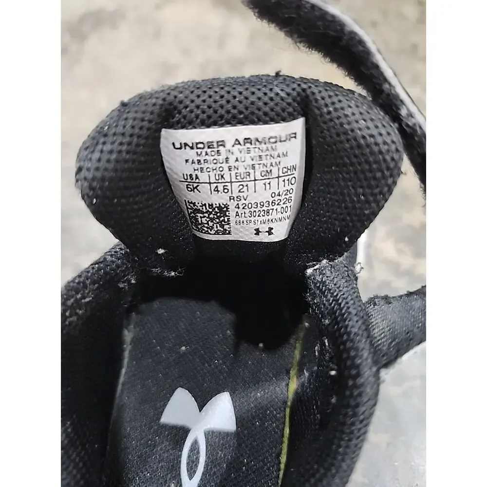 2 Pairs Under Armour Assault & Surge Toddler Shoe Sz 6 K Black Hook & Loop